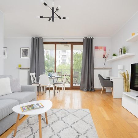 City Apartment With Parking Near Metro Mlociny By Noclegi Renters Варшава Екстер'єр фото