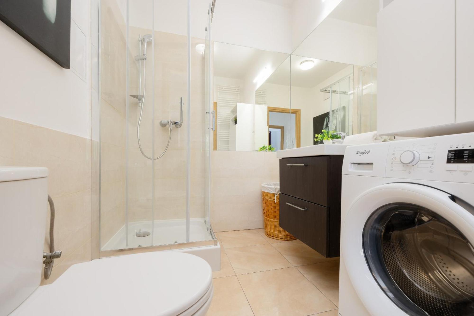 City Apartment With Parking Near Metro Mlociny By Noclegi Renters Варшава Екстер'єр фото