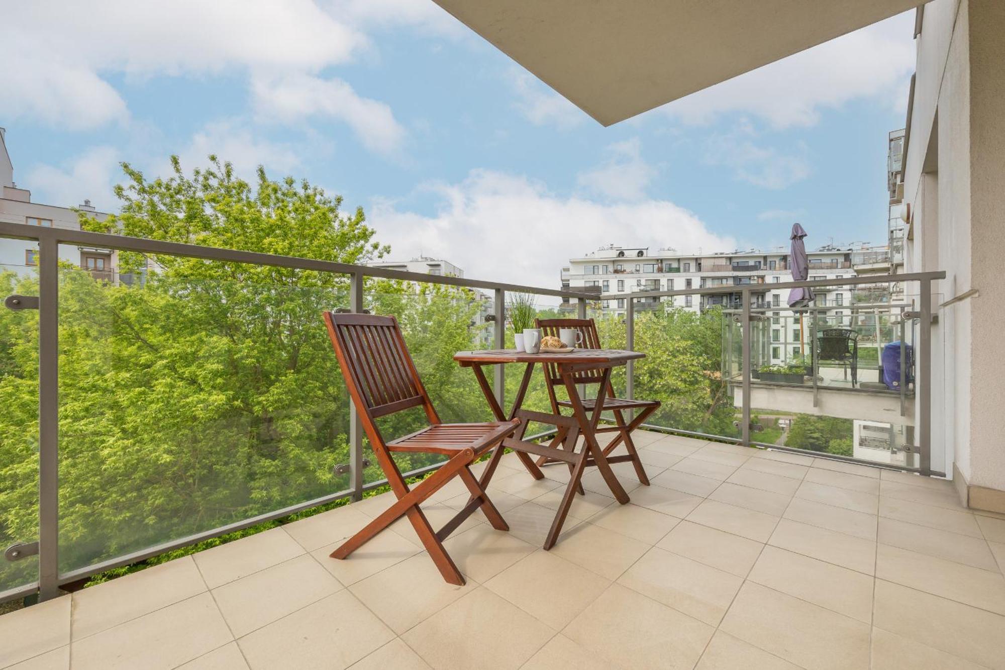 City Apartment With Parking Near Metro Mlociny By Noclegi Renters Варшава Екстер'єр фото