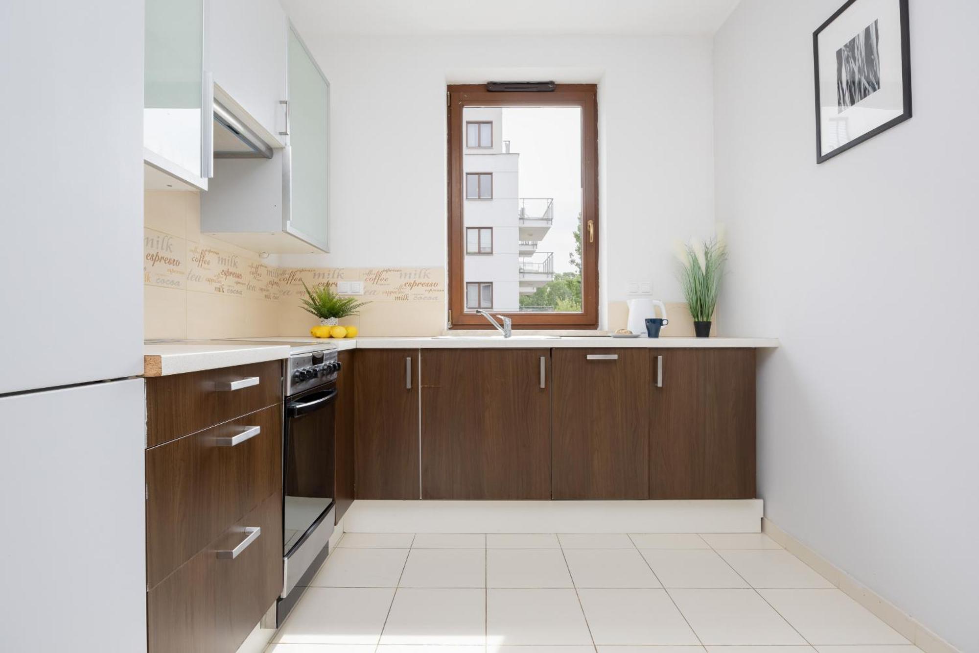 City Apartment With Parking Near Metro Mlociny By Noclegi Renters Варшава Екстер'єр фото