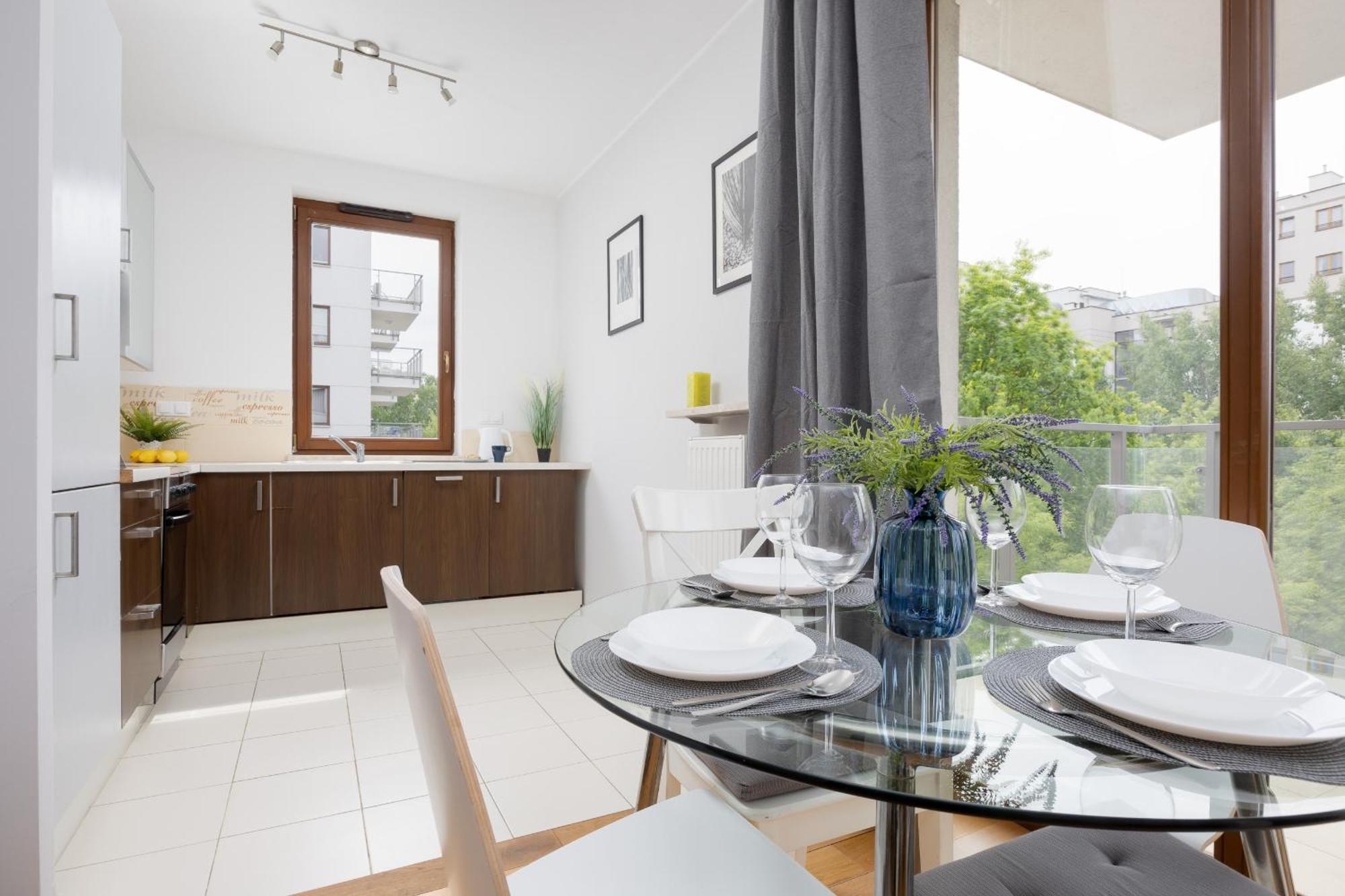 City Apartment With Parking Near Metro Mlociny By Noclegi Renters Варшава Екстер'єр фото