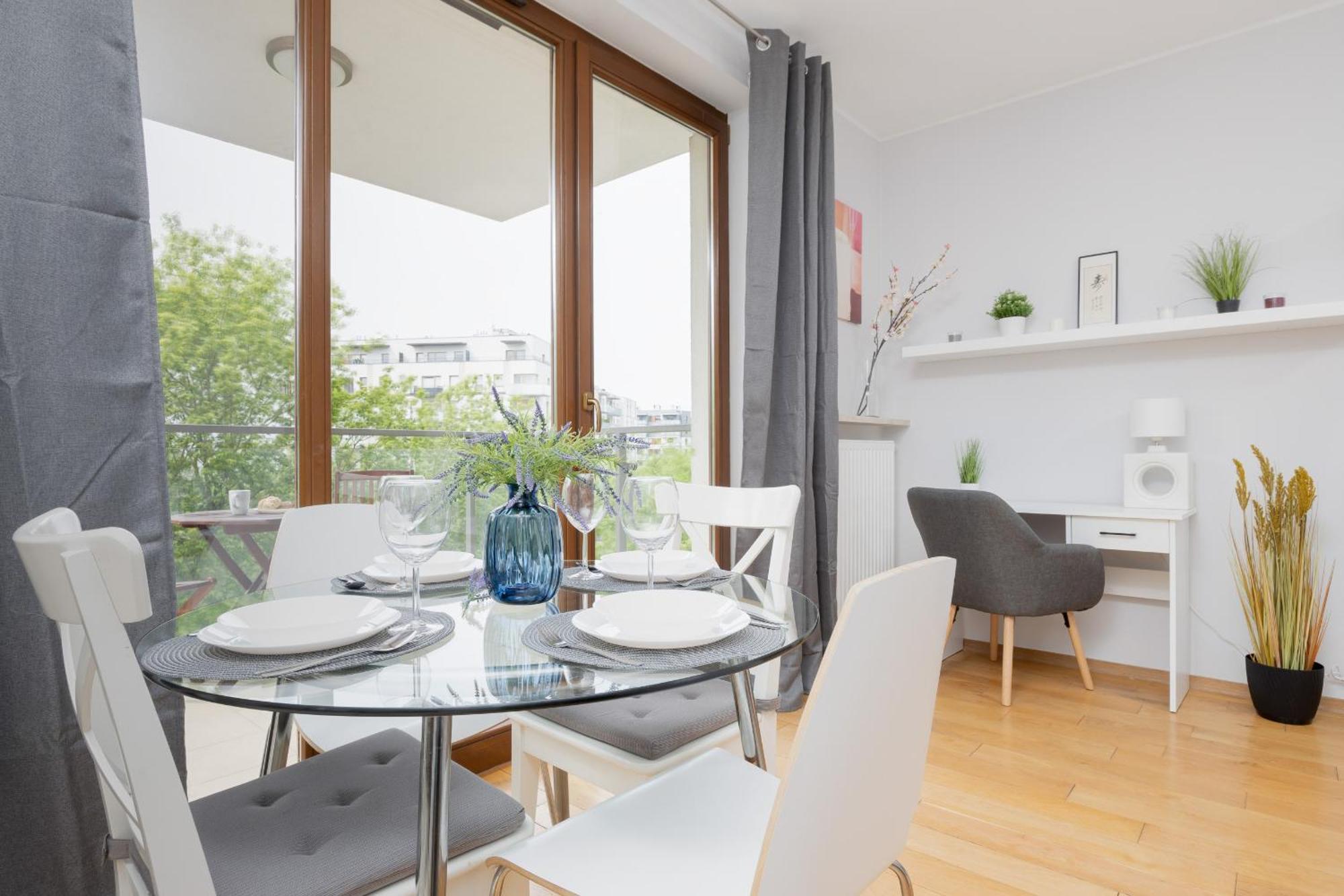 City Apartment With Parking Near Metro Mlociny By Noclegi Renters Варшава Екстер'єр фото